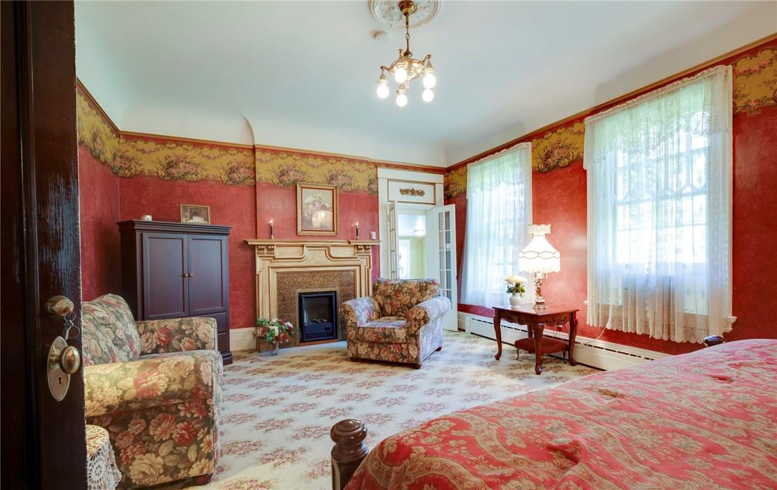 241 BROAD Street W, Dunnville, Ontario N1A 1S8 (20949506) Jag Realty